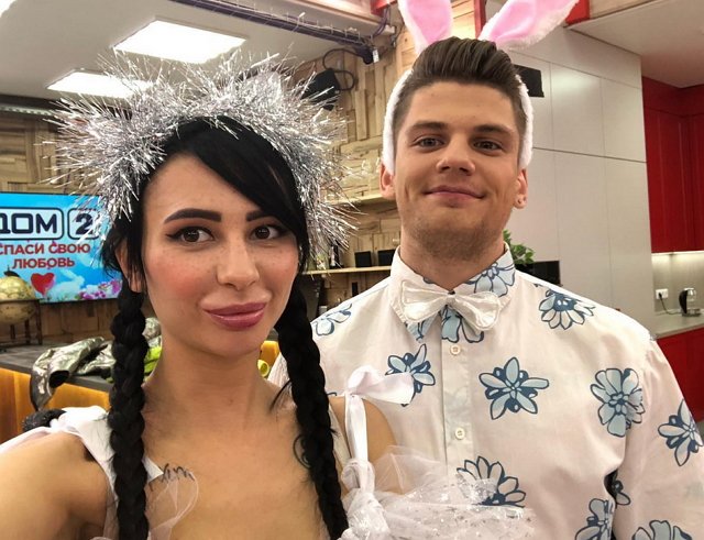 Моргенштерн и Безверхова эпатировали участников телестройки откровенным танцем