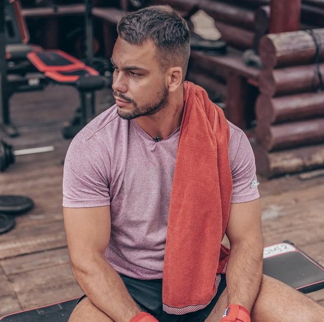 Сережу Захарьяша смешат попытки Алеси Семеренко закрутить роман с Барышевым