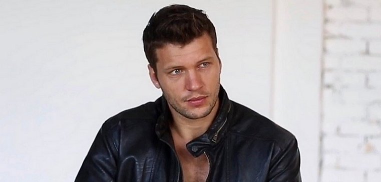 Витя Шароваров прокомментировал свои свадебные фотографии