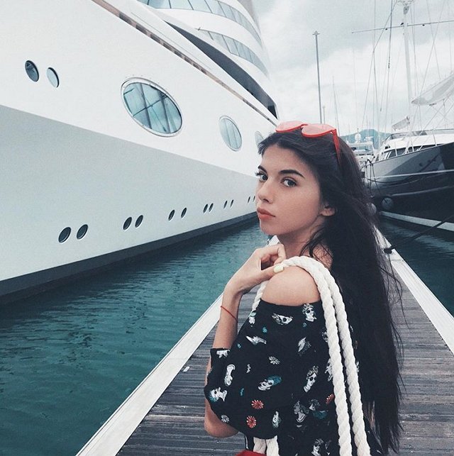 Антон Беккужев своим обманом довел Иру Пингвинову до слез