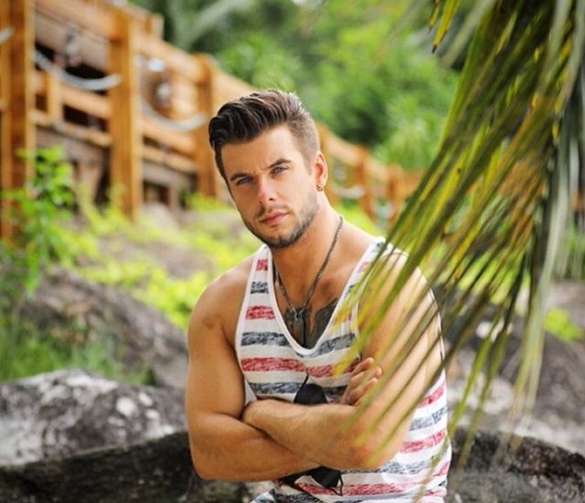 Ромашов выбрал для ночи в отеле без камер Алью Адхам