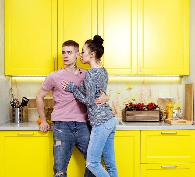 Колесников подогрел слухи о беременности Савкиной