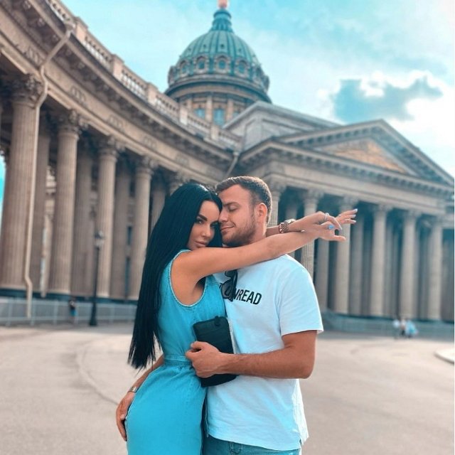 Анна Левченко: Присматриваюсь к стилю платья