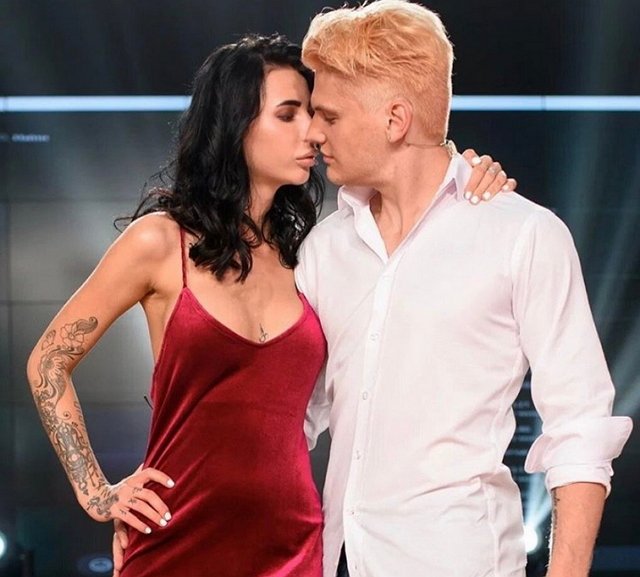 Клавдия Безверхова: Максим так шутит