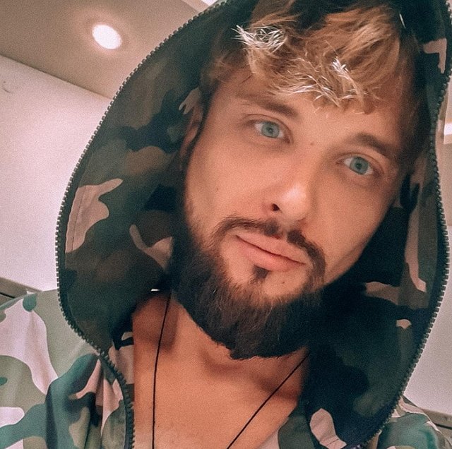 Егор Холявин: Страхова хороша только на расстоянии