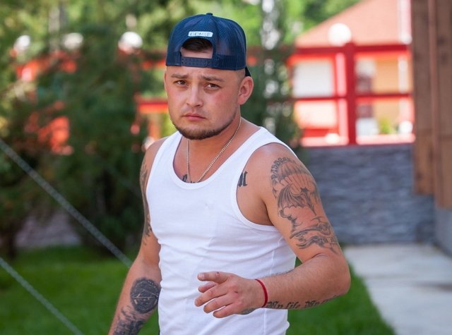 Блог редакции: Бека оставил за периметром беременную девушку