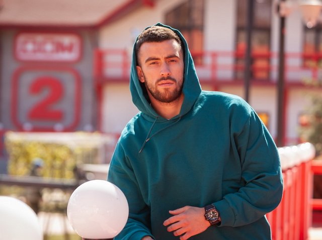 Игорь Григорьев: Я подарил ей духи за 12 тысяч