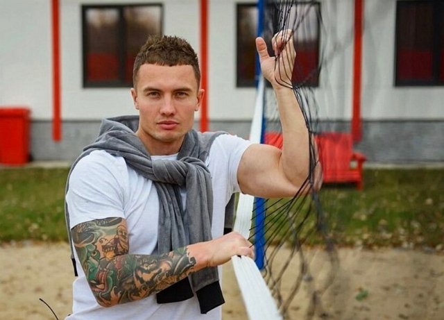 Олег Доленко: В детстве я ходил на акробатику и батут Олег Доленко: В детстве я ходил на акробатику и батут