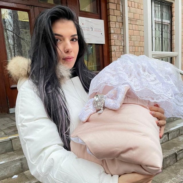 Ирина Пингвинова: Дима потаскает ее пару часов и домой Ирина Пингвинова: Дима потаскает ее пару часов и домой