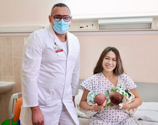 Алена Ашмарина: Мои две крошки Алена Ашмарина: Мои две крошки