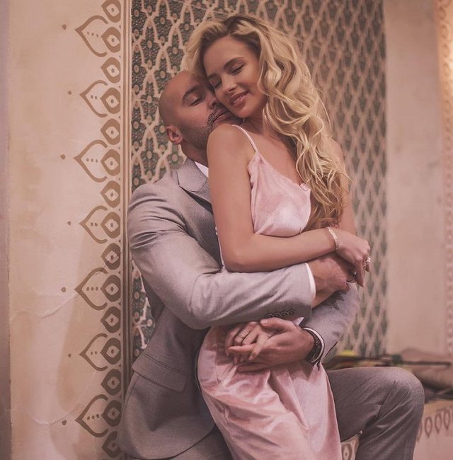 Кристина Черкасова: Не стоит отказываться от подарков!