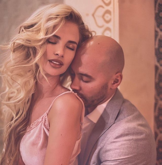 Кристина Черкасова: Не стоит отказываться от подарков!