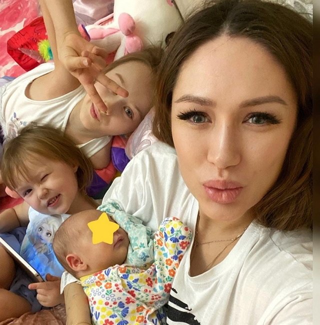 Алёна Ашмарина: Сплю по 4-6 часов Алёна Ашмарина: Сплю по 4-6 часов