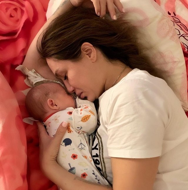 Алёна Ашмарина: Хочется просто вдыхать счастье Алёна Ашмарина: Хочется просто вдыхать счастье