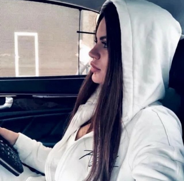 Селена Майер: До медийности я была клерком Селена Майер: До медийности я была клерком