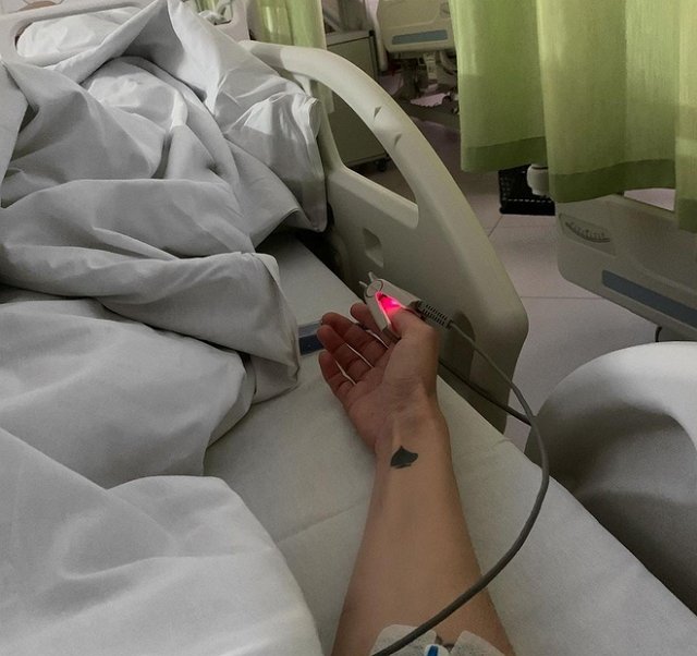 Алена Водонаева: Привет с больничной койки Алена Водонаева: Привет с больничной койки