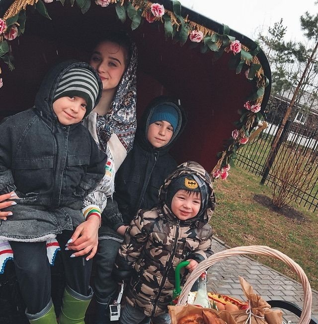 Фотоподборка детей участников (26.04.2021)