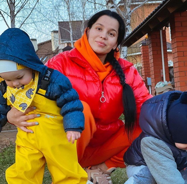 Юлия Салибекова: Дареному коню в зубы не смотрят! Юлия Салибекова: Дареному коню в зубы не смотрят!