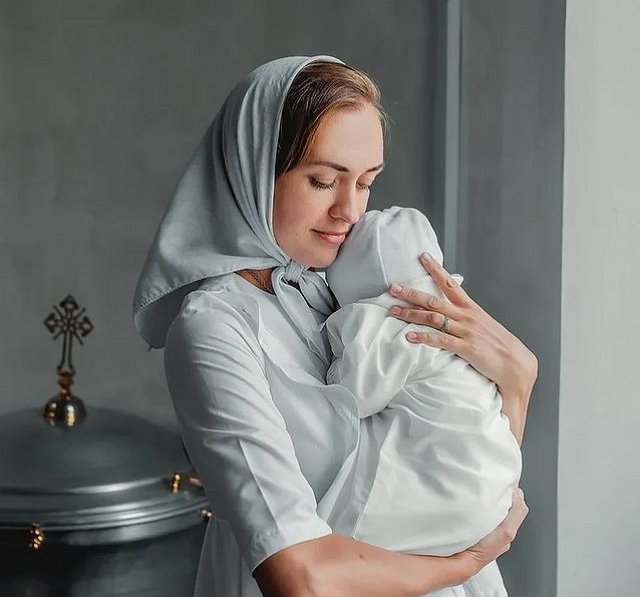 Мария Круглыхина: Покрестили Дашеньку!