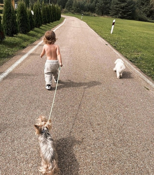 Александра Артёмова: Папа прилетит с куклой, шариками и лялей Александра Артёмова: Папа прилетит с куклой, шариками и лялей