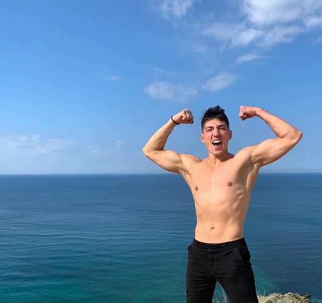 Новенький участник проекта Игорь Федоров Новенький участник проекта Игорь Федоров