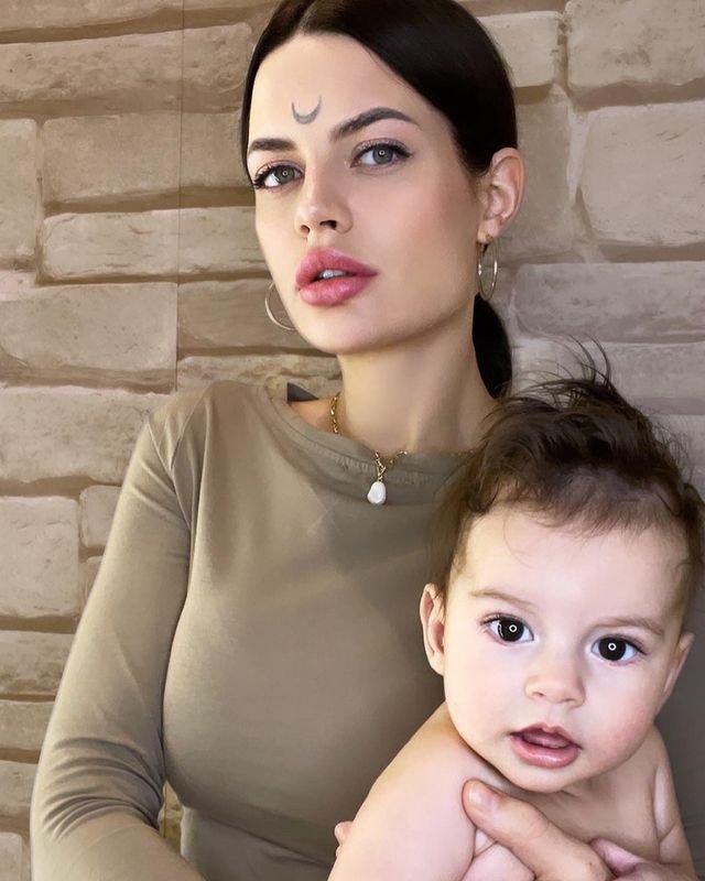 Селена Майер: У каждого должно быть всё своё Селена Майер: У каждого должно быть всё своё