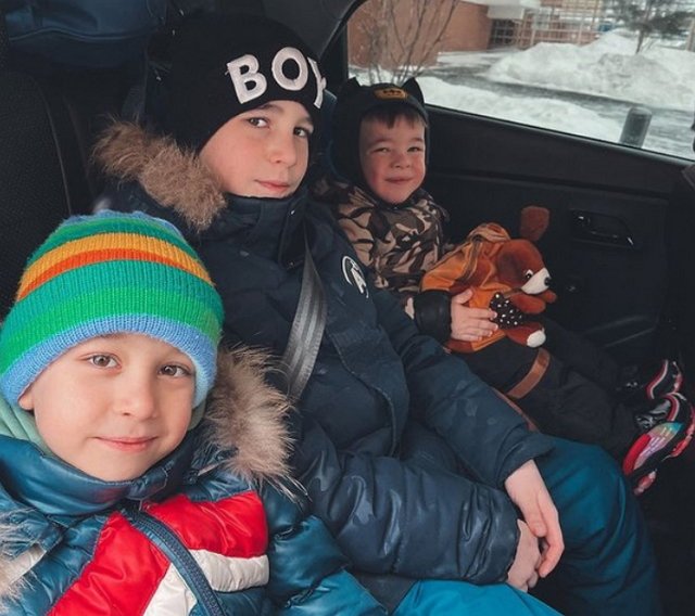 Юлия Салибекова: Мы так же живем раздельно... Юлия Салибекова: Мы так же живем раздельно...