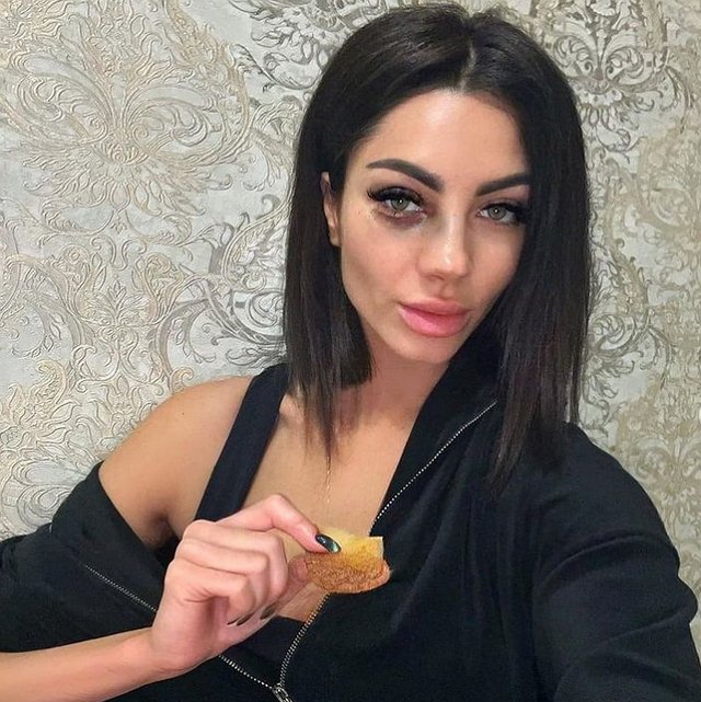 Анна Брянская: Как отёк полностью уйдёт, поеду к врачу Анна Брянская: Как отёк полностью уйдёт, поеду к врачу