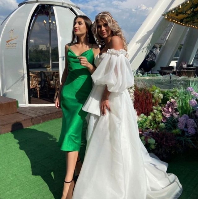 Фотографии со свадьбы Ромашова и Бигриной