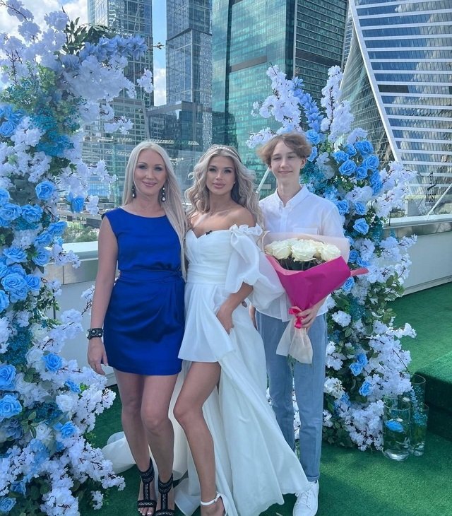 Фотографии со свадьбы Ромашова и Бигриной