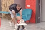 Максим Колесников присматривает за сыном Клавдии Безверховой