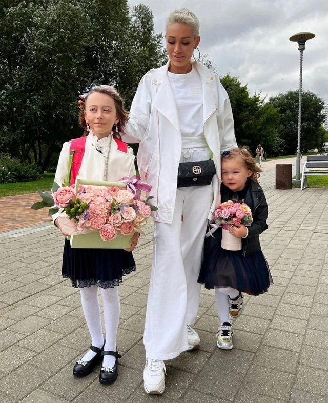 Алёна Ашмарина: Алису в сад повёл папа Алёна Ашмарина: Алису в сад повёл папа