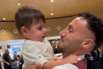 Арай Чобанян смог обнять сына после двух месяцев разлуки