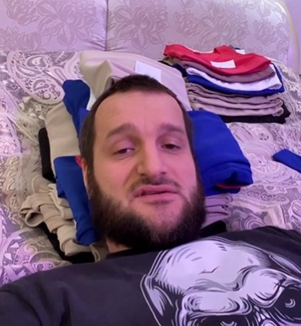 Алексей Самсонов шьёт спортивную одежду Алексей Самсонов шьёт спортивную одежду