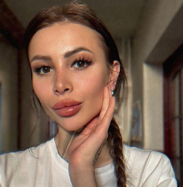 Клавдия Безверхова: В школе я столкнулась с буллингом Клавдия Безверхова: В школе я столкнулась с буллингом