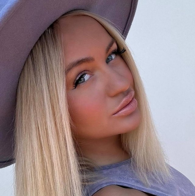 Элина Рахимова снова влюблена в Никиту Гуранда Элина Рахимова снова влюблена в Никиту Гуранда