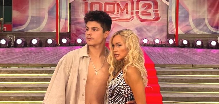 Никита Гуранда подарил своей девушке ювелирное украшение