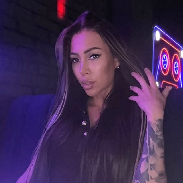 Антифанаты Алёны Савкиной мешают ей зарабатывать на рекламе Антифанаты Алёны Савкиной мешают ей зарабатывать на рекламе