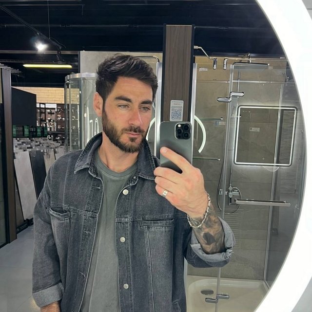 Виктория Салибекова поднимает руку на любимого супруга?