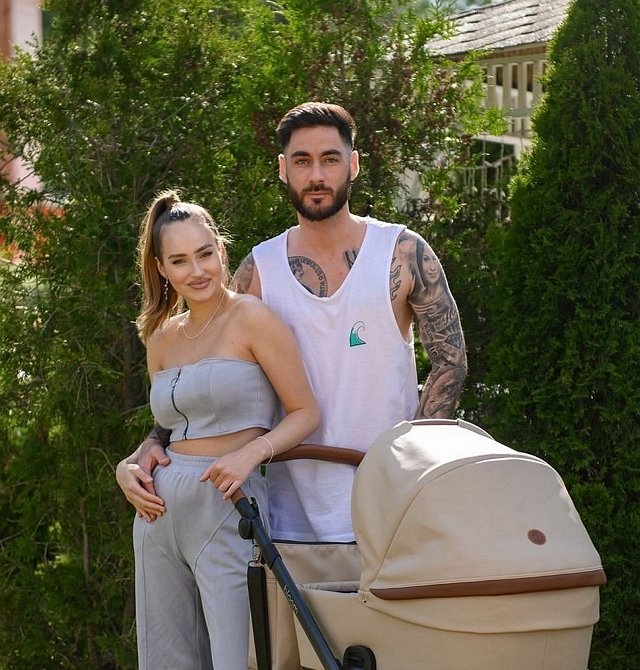 Катя Квашникова подозревает Салибекову в подкупе хейтеров