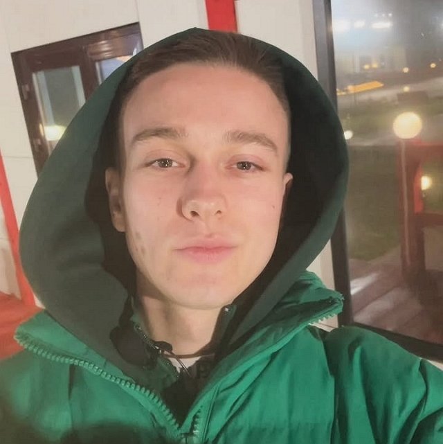 Артём Гавришов привлёк внимание Марго Овсянниковой Артём Гавришов привлёк внимание Марго Овсянниковой