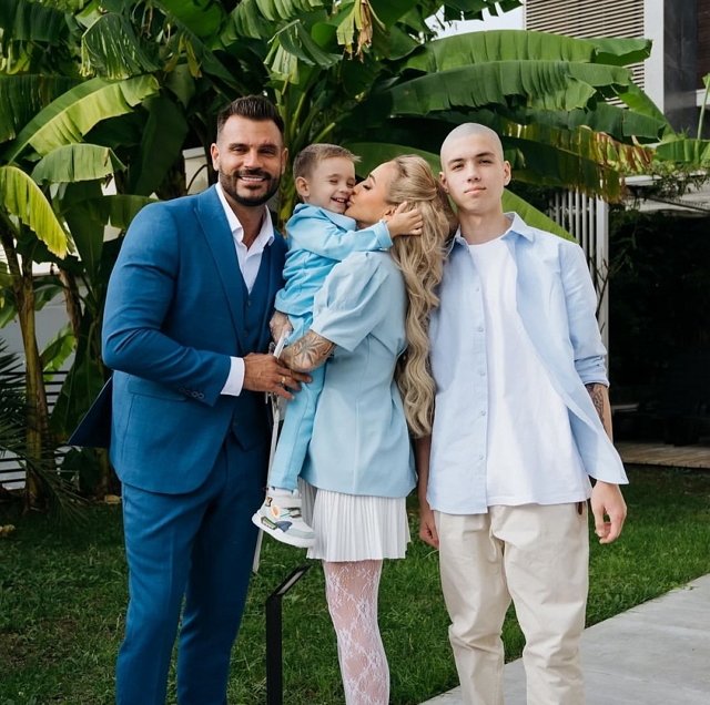 Виктория Цатурян: Мы разводимся по обоюдному согласию Виктория Цатурян: Мы разводимся по обоюдному согласию