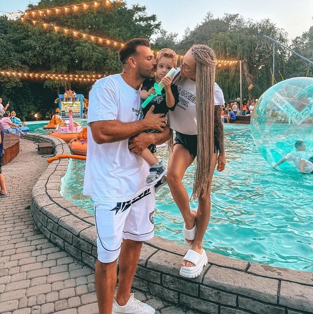 Виктория Цатурян: Мы разводимся по обоюдному согласию Виктория Цатурян: Мы разводимся по обоюдному согласию