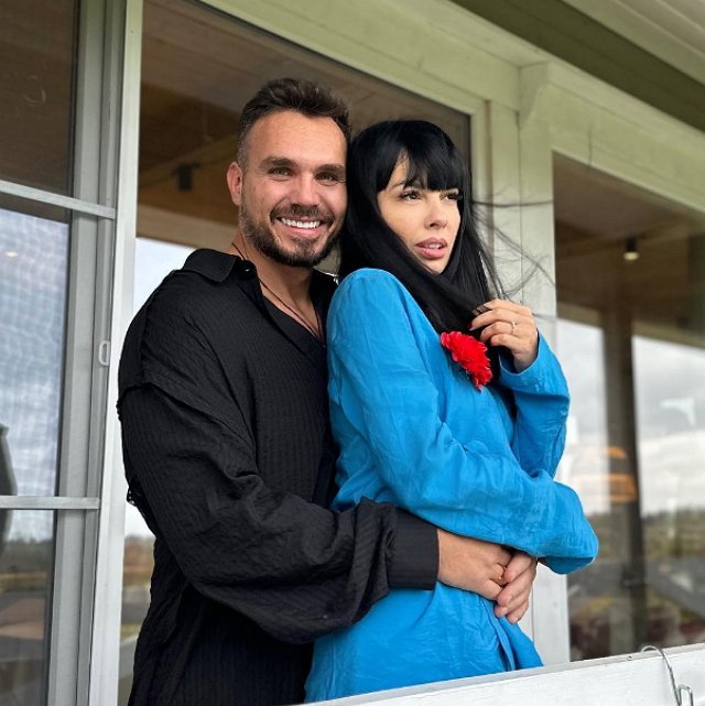 Нелли Ермолаева знает секрет семейного счастья Нелли Ермолаева знает секрет семейного счастья