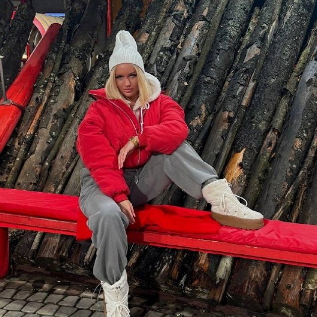 Гуранда и Рахимова продолжают веселить ведущих проекта Гуранда и Рахимова продолжают веселить ведущих проекта