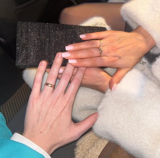 Вероника Гракович и Артём Гавришов отрабатывают халявную колбасу