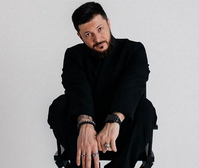 Дмитрий Шишкану зазывает на проект своих фанаток Дмитрий Шишкану зазывает на проект своих фанаток