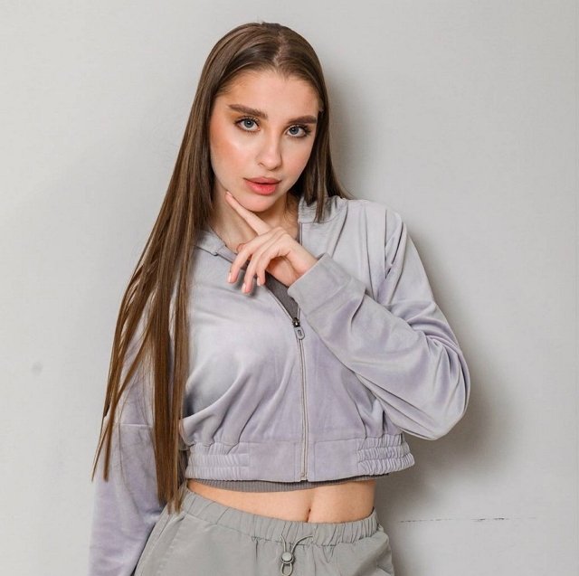 По мнению Салибекова, Кате Квашниковой рано рожать По мнению Салибекова, Кате Квашниковой рано рожать