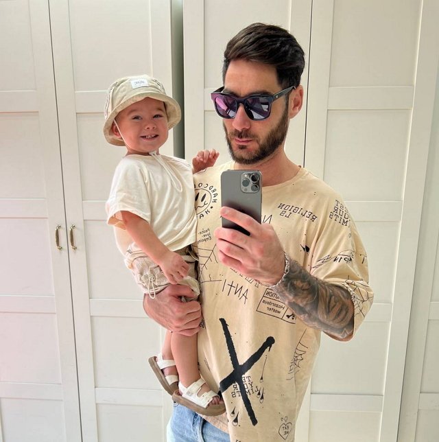 Сын Салибековых зарабатывает на безбедную старость родителей Сын Салибековых зарабатывает на безбедную старость родителей