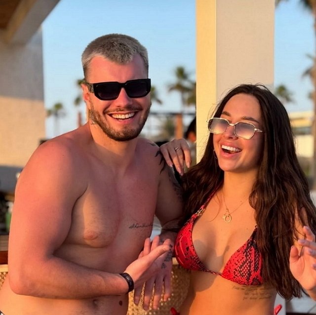 Сергей Хорошев прилетел к жене в Дубай Сергей Хорошев прилетел к жене в Дубай